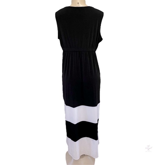 SANDRA DARREN Black White
Striped Layered Round Hem Sleeveless
Maxi Dress 8 - Picture 5 of 10